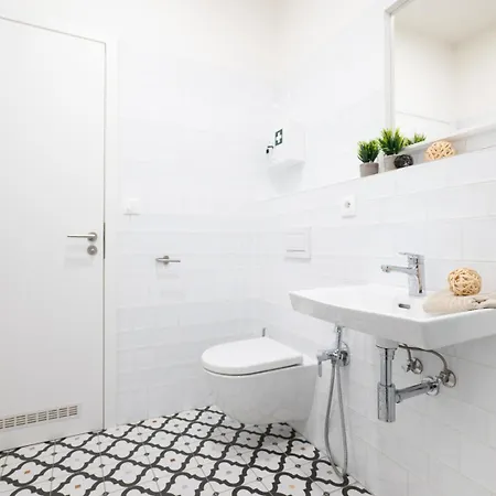 Negrelli - Main Bus Station Apartment Prague